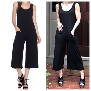 ✨RESTOCKED✨Black palazzo jumpsuit with pockets